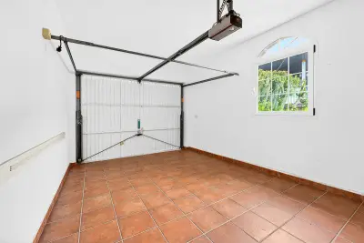 Spacious private garage